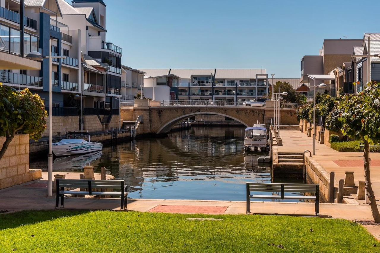 The Hutt On Mandurah Marina Apartment ภายนอก รูปภาพ